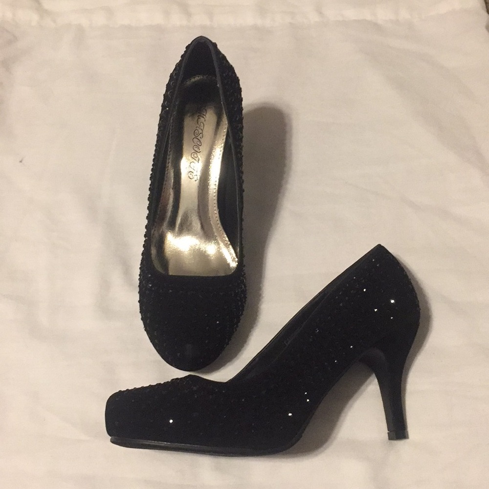 Mascotte new condition black heels!